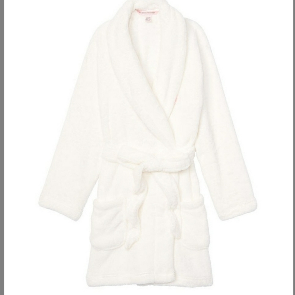 BEAUTIFUL VICTORIA'S SECRET SHORT ROBE SIZ… - Picture 1 of 2